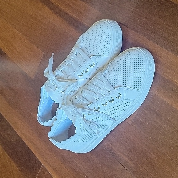 Indigo Rd. Kyrie Sneakers Size 7 - Picture 2 of 9